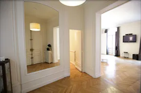 Gorgeous Showroom in Champs-�lys�es - Image 6