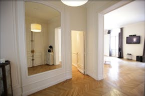 Gorgeous Showroom in Champs-�lys�es - Image 6