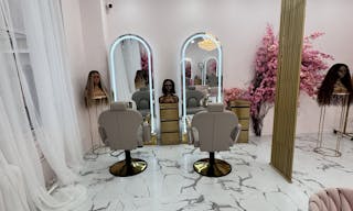 Elegant Pink Venue in Downtown NYC: Ideal for Glam Services & Stylish Events - Image 1