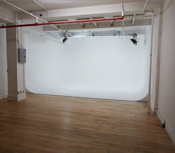 5000 sqft Chelsea Loft w Photo Studios + Production Space (Fashion, Showrooms, Events, Castings) & Rooftop Access - Image 4