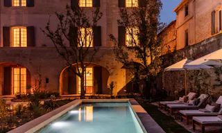 Chateau de caractère avec intérieur design. - Image 9