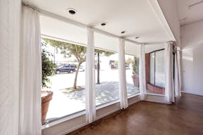 Pop-Up Retail / Art Gallery in Burbank - Image 3