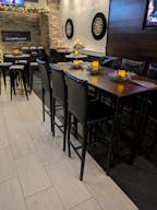 Sophisticated bar and lounge in the heart of downtown - Image 5