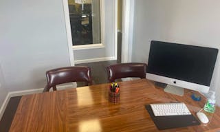 Modern Office Space in Astoria Queens ? Perfect for Meetings, Filming, or Therapy - Image 5