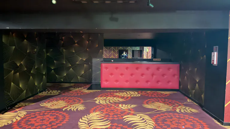Unique 280 sqm Event & Showroom Space near Champs-Élysées - Image 1