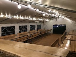 Terrain am�nag� avec chapiteau en bordure de rivi�re - Image 1