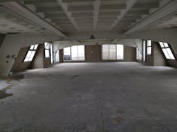 Cured Atypical Building for Rent - Nice Volume - Paris Le Marais - Image 8