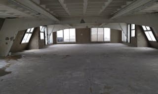 Cured Atypical Building for Rent - Nice Volume - Paris Le Marais - Image 8