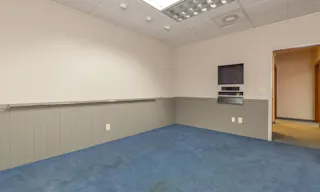 Clean Office Space - Image 3