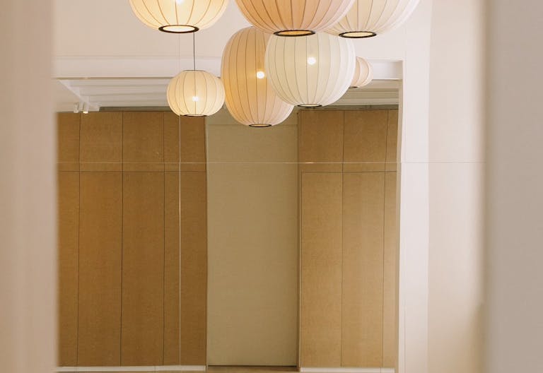 Volume unique dans h�tel particulier historique IXe ardt - Image 1