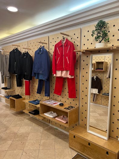 Premium Boutique in Opera - Image 1