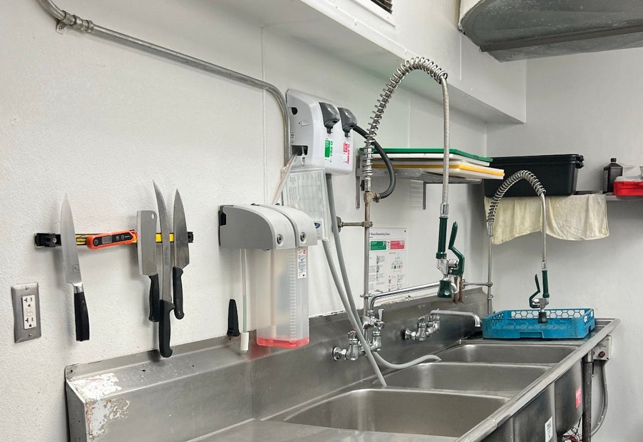 Columbia Heights DC Kitchen Space for Rent Monday to Thursday - Image 2