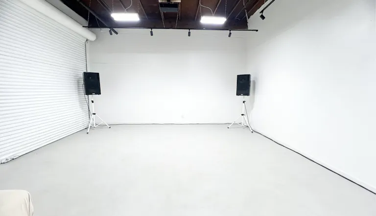 Creative Space Art Exhibit / Photo Shoot / Music Dance Video Shoot Studio Gallery - Image 0