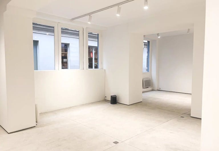 A Bright and Versatile Space in the Heart of Haut Marais - Image 1