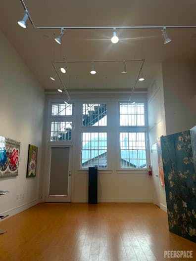 Beautiful Art Gallery ? Fine Art & Cultural Hub in Santa Monica - Image 1
