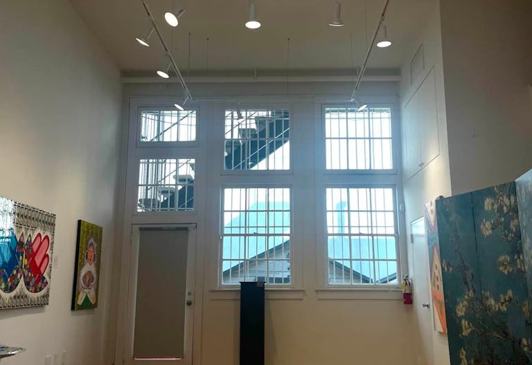 Beautiful Art Gallery ? Fine Art & Cultural Hub in Santa Monica - Image 1