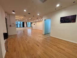 Entire Floor in SOHO with 2 extra rooms! - Image 22
