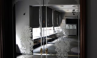 Elegant Retail Space at Historic Hotel Bristol - Image 28