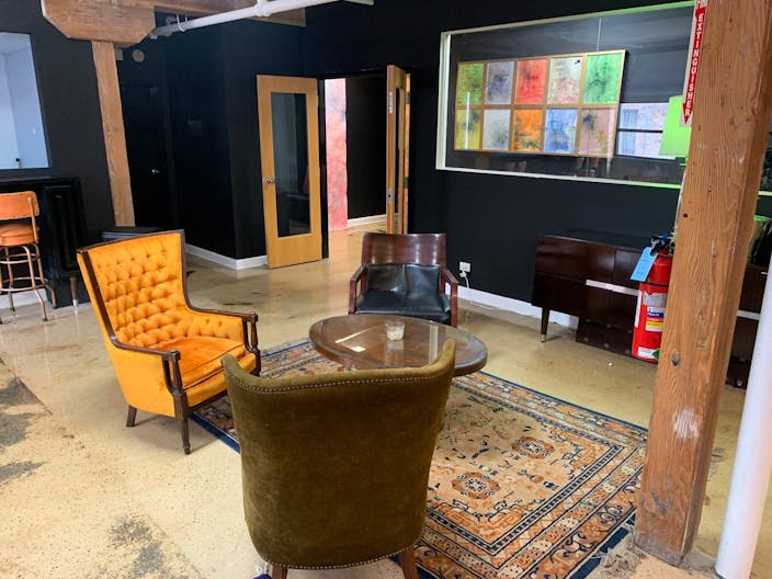 Cozy Art Studio in Chicago - Image 2