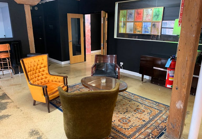 Cozy Art Studio in Chicago - Image 2