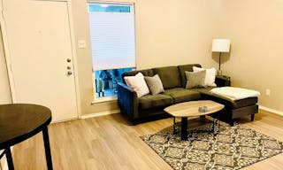 Lovely Central Austin Duplex! - Image 16