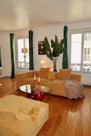 Bright Haussmann Apartment in Paris – Ideal Location for Photo or Video Shoot - Image 12