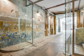 Showroom Boutique in Canal Saint Martin - Image 5