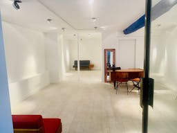 Art Gallery in le Haut Marais - Image 20