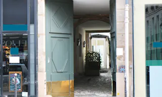 Art gallery in Le Marais - Image 9
