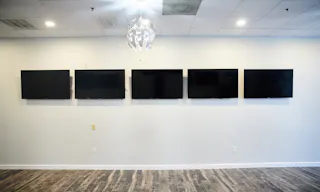 Easy assembly event space for rent - Image 4