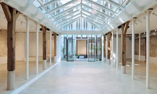 Espace sous verrière de 800 m² à Bastille - Image 0