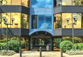 Luxury Office Space On Top Floor ! - Image 8