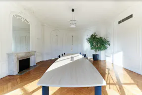 Apartment for Rent - Paris 8th Near Triangle d'Or - Ideal Showroom / Office - Image 9