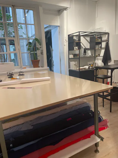 Magnifique Showroom rue Saint-Claude dans le Marais - Image 4