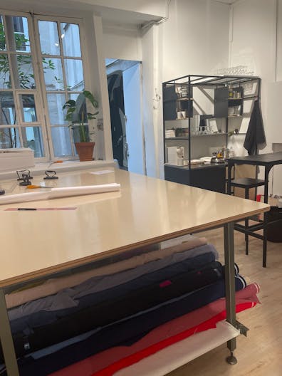 Magnifique Showroom rue Saint-Claude dans le Marais - Image 4