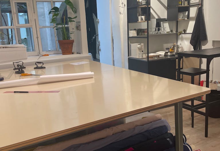 Magnifique Showroom rue Saint-Claude dans le Marais - Image 4