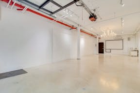 Chic East Williamsburg Space - Image 8