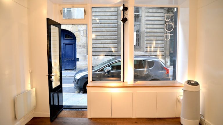 Art Gallery in the heart of Saint-Germain-des-Pr�s - Image 1