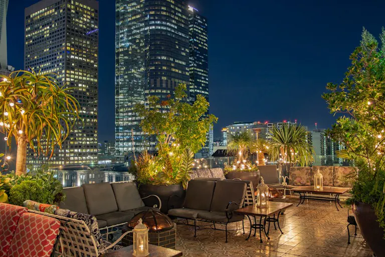 Iconic Downtown LA Rooftop Bar and Restaurant - Image 0