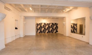 DTLA Grand Loft with High Ceilings - Image 26