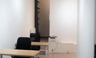 Adresse d’Exception : Espace Polyvalent au Pied de la Tour Eiffel (Pop UP, Bureaux, Séminaire, Galeries D'art) - Image 4