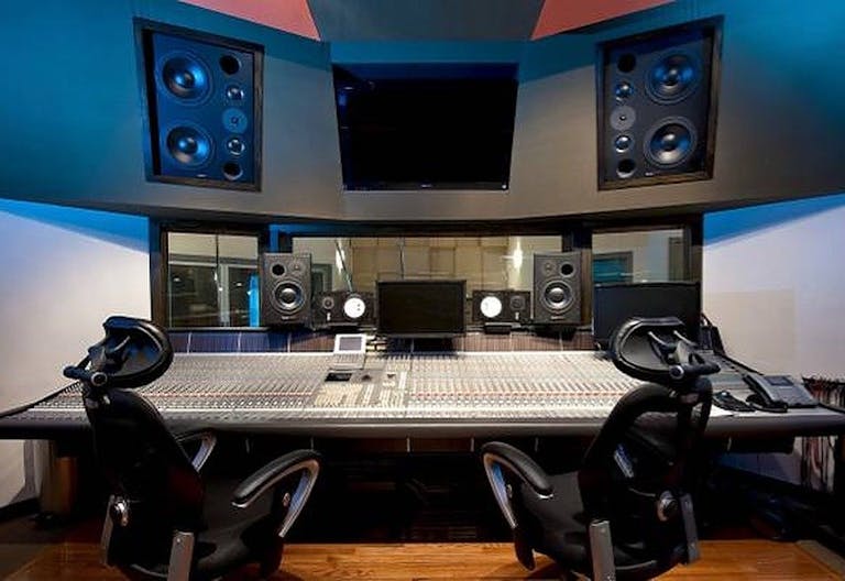 Production Suite ready to rent at High end studio - Image 3