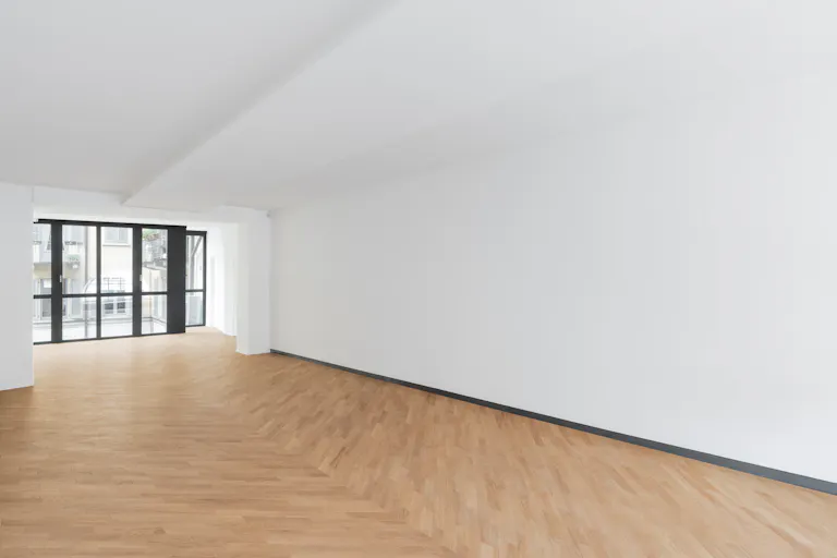 PERFECT FOR POP UP, SHOWROOM, EXHIBITION, FASHION SHOW - Image 3