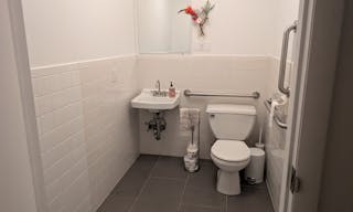 Creative Artistic Space in Dance/Pilates Studio - Image 4