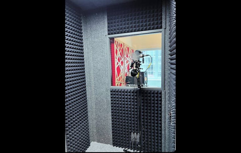 Vocal Recording Booth with Times Square Views (comes with Engineer!) - Image 3