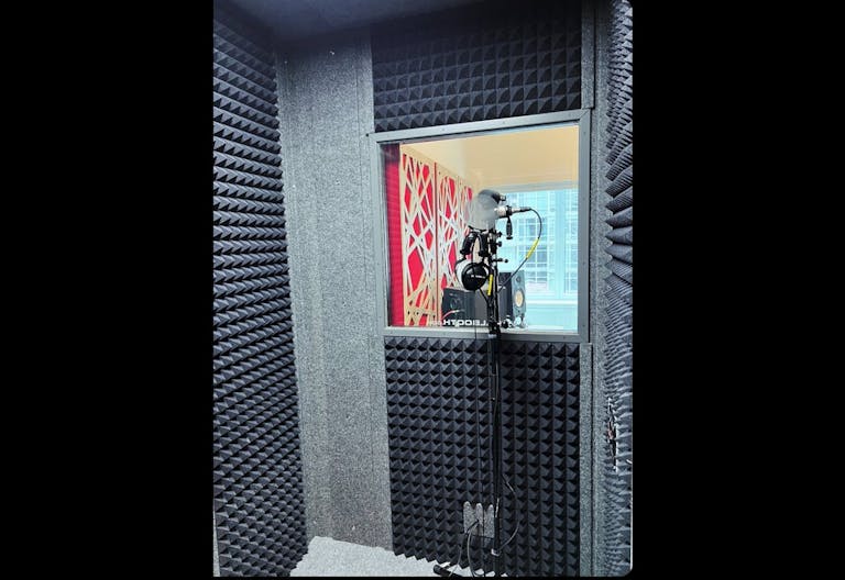 Vocal Recording Booth with Times Square Views (comes with Engineer!) - Image 3