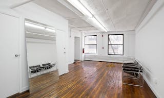 Beautiful Downtown Showroom - Image 5