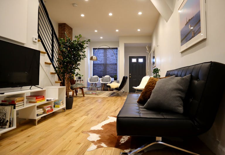 Minimalist mid-century modern lounge space and modern kitchen - Image 3