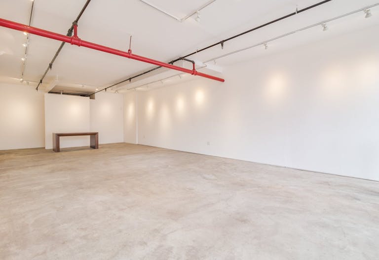 Charming Bowery Gallery - Image 3