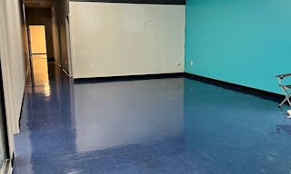 Boutique Space Immediately Available - Image 0